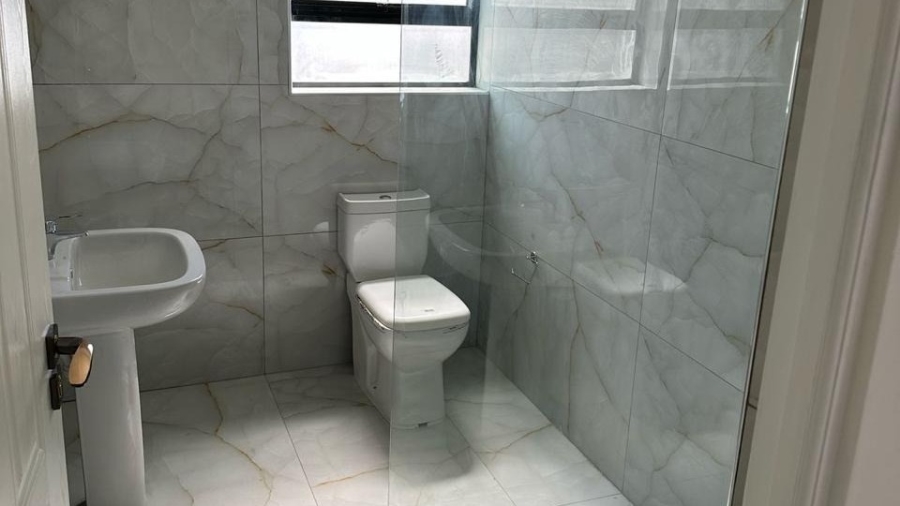 To Let 4 Bedroom Property for Rent in Laguna Sands Western Cape